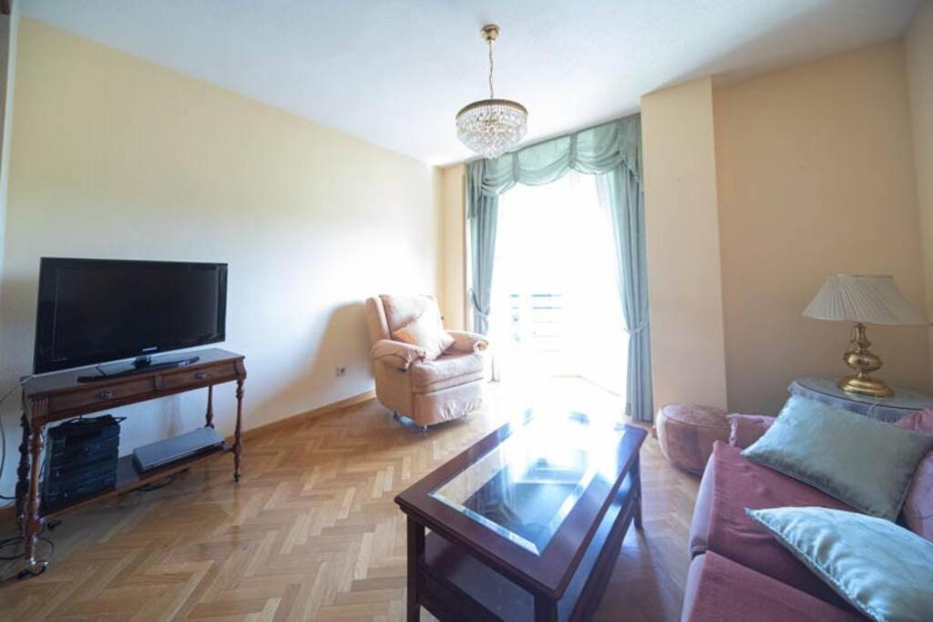 Las Retamas, Alcorcon Ngoại thất bức ảnh